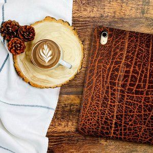 iPad 10th Generation 10.9" Leather Case - Year: 2022 - With Pencil Holder